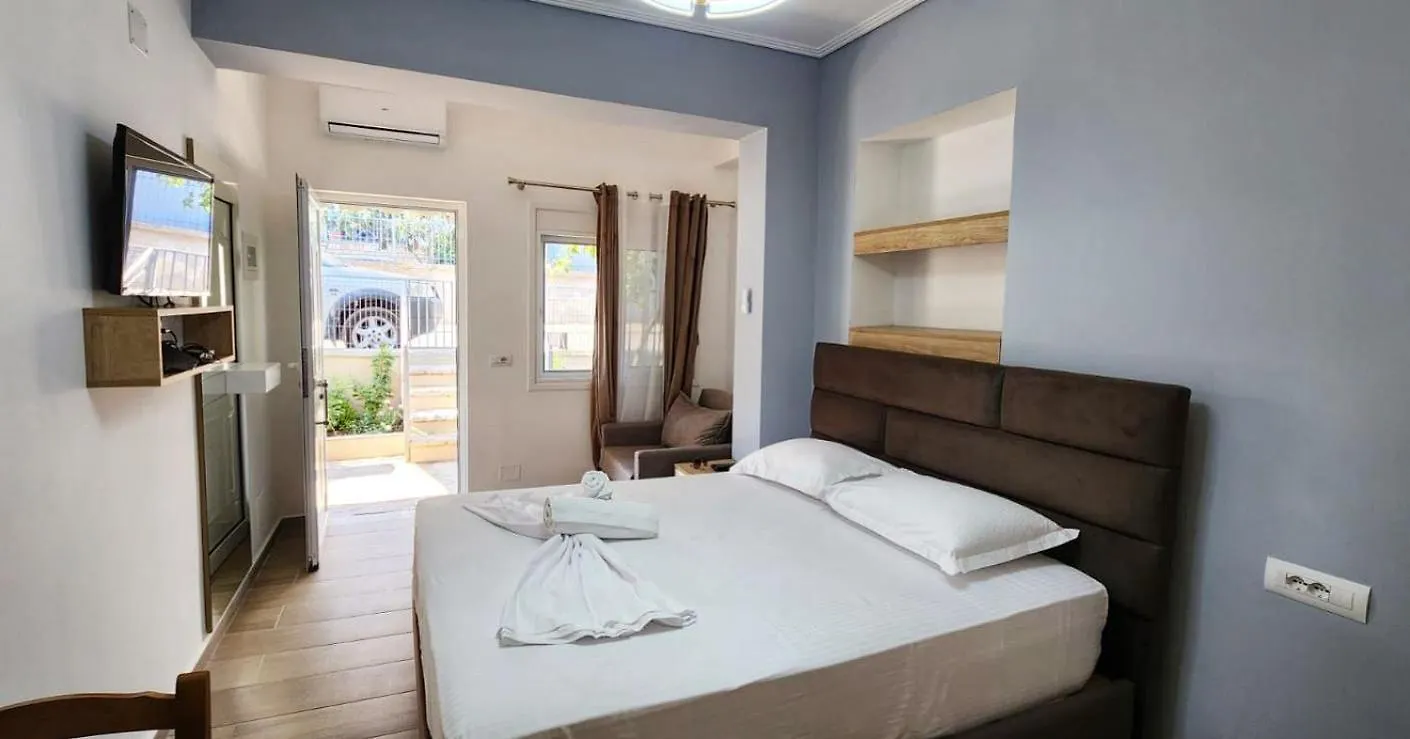 Rian Guest House Sarande Inn