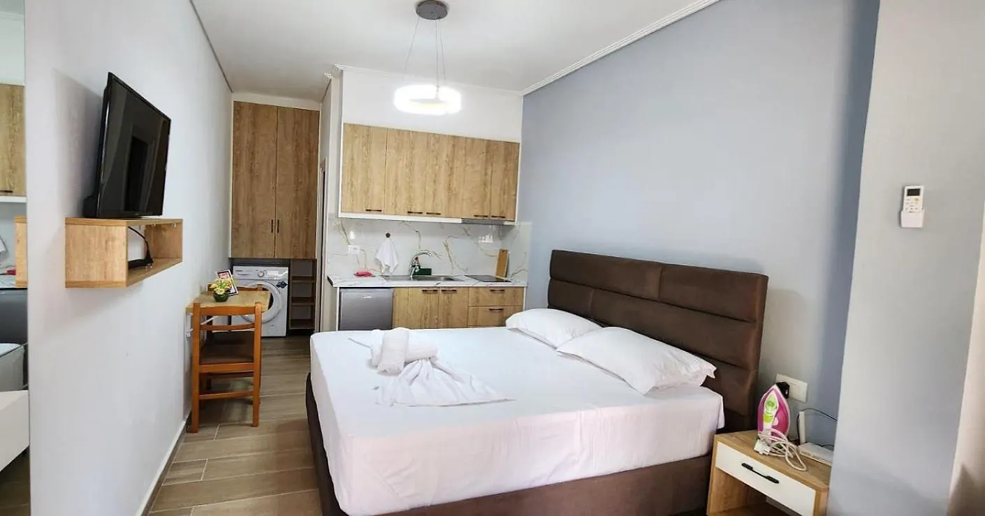 Rian Guest House Sarande Inn